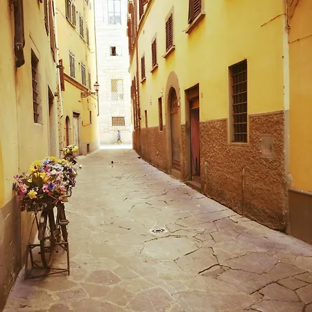Uffizi-ponte Vecchio Daire Floransa